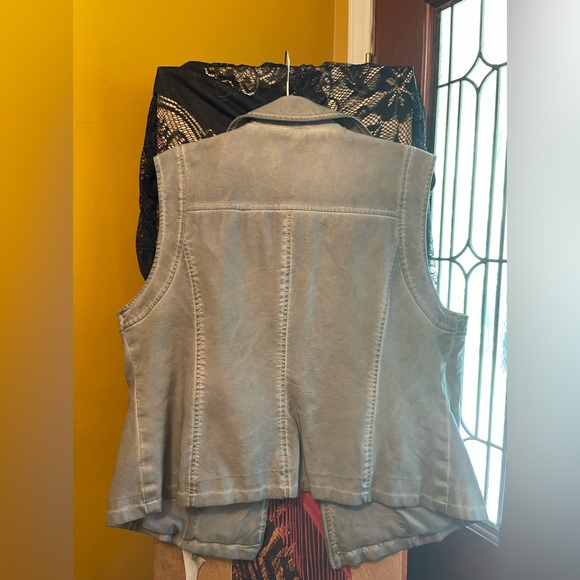 Faux Leather Distressed Vest - Picture 2 of 4